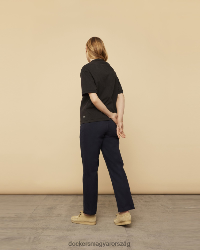 Dockers férfiak USA-ban készült chinos, relaed kúpos szabású P840P393 ruházat sötétkék