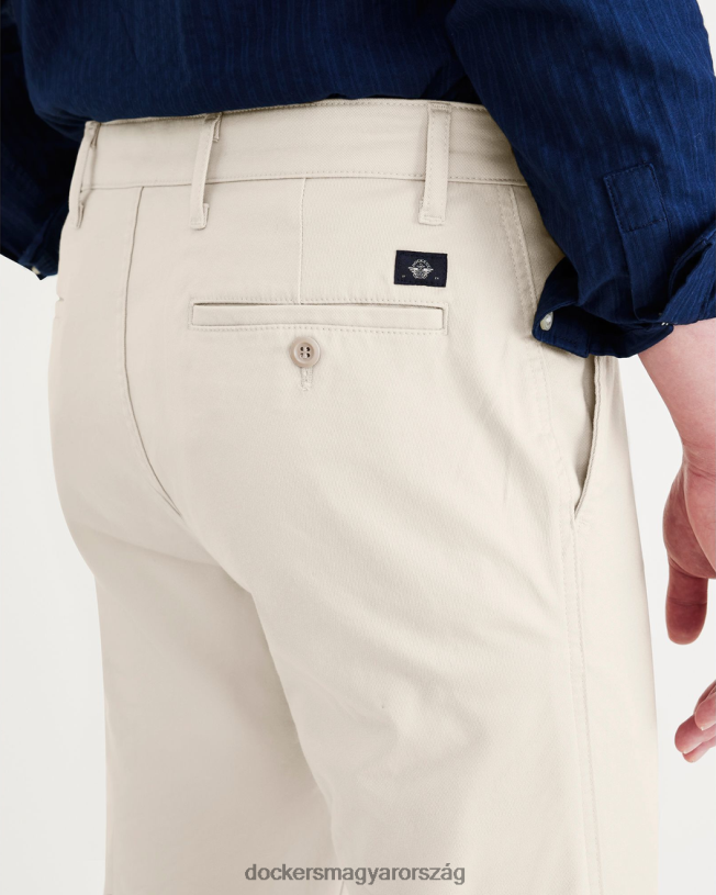 Dockers férfiak eredeti chinos, vékony szabású P840P271 ruházat szaharai khaki