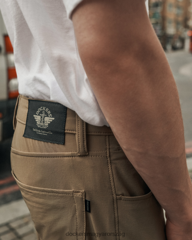 Dockers férfiak farmer szabású, egyenes szabású P840P268 ruházat új brit khaki