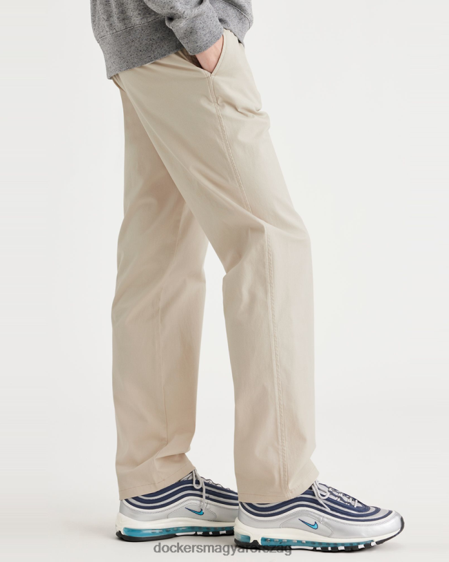 Dockers férfiak végső csinos, egyenes szabású P840P9 ruházat szaharai khaki