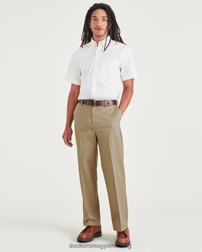 Dockers férfiak vasmentes khakik, laza fazon foltvédővel P840P234 ruházat új brit khaki