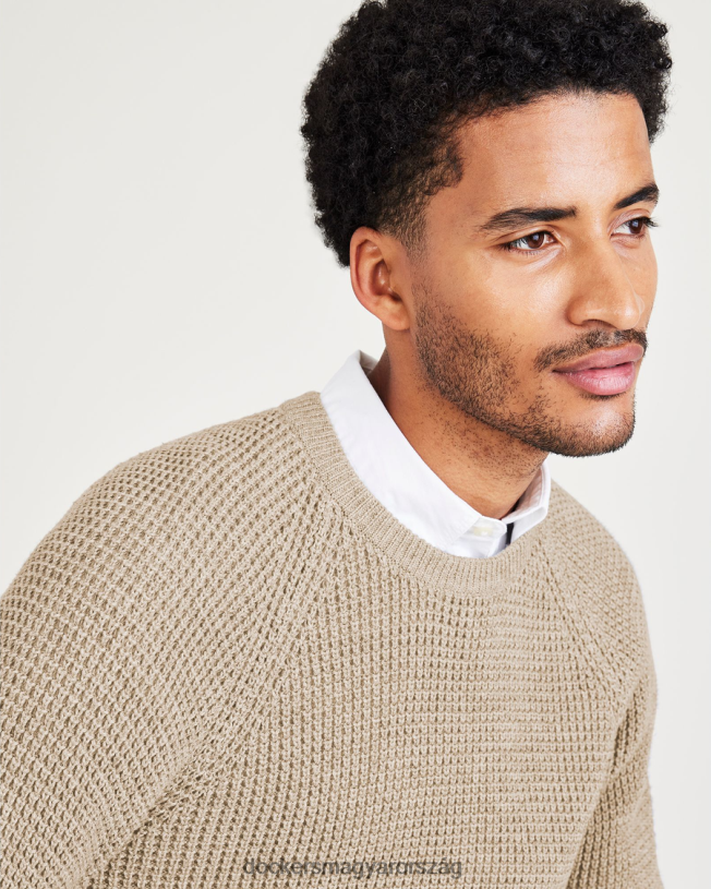 Dockers férfiak húzott nyakú pulóver, normál szabású P840P650 ruházat szaharai khaki